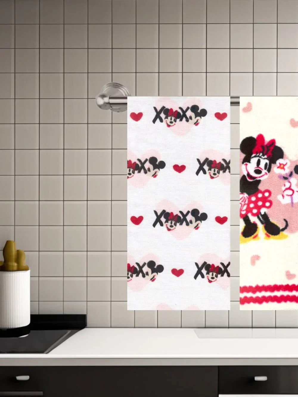 Disney Mickey Minnie Valentine Kitchen Towels 2 Pack XOXO Hearts 15x26